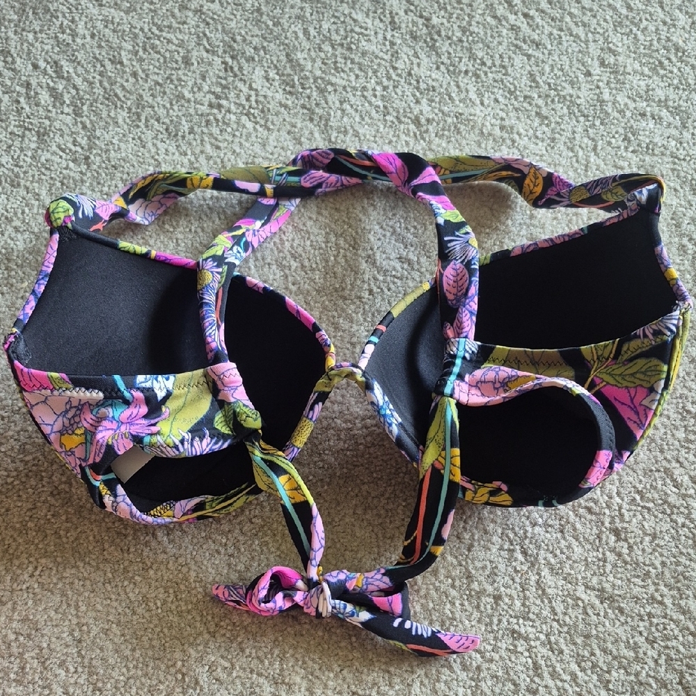 Victoria's Secret Push-up Swim Top - Picture 3 of 4